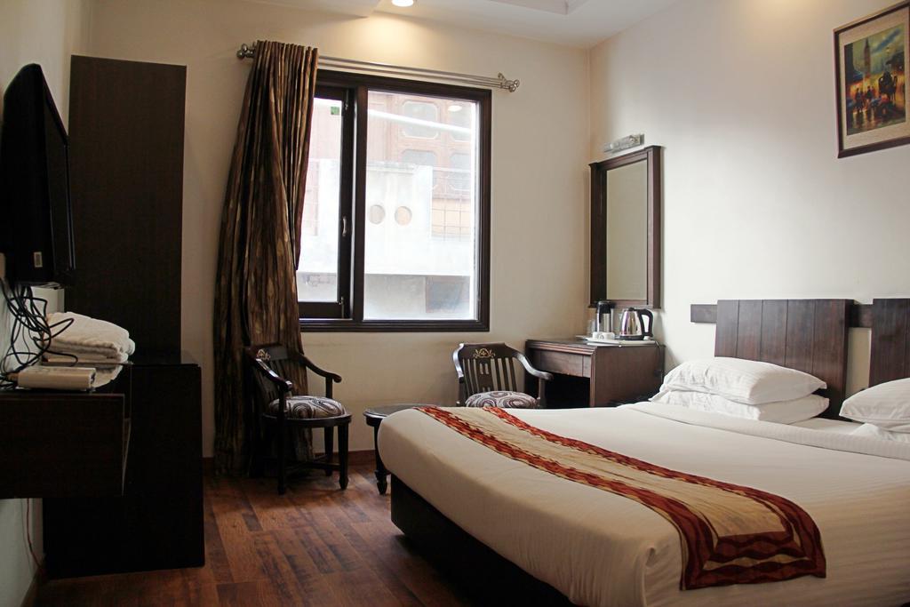 Hotel Prems Paradise 암리차르 객실 사진