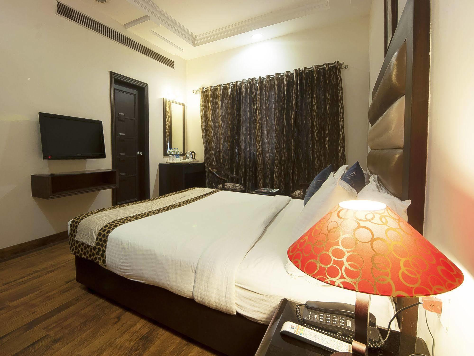 Hotel Prems Paradise 암리차르 외부 사진